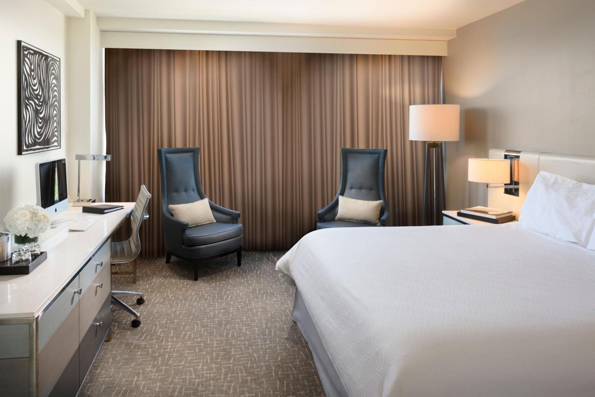 Standard Room with King Bed