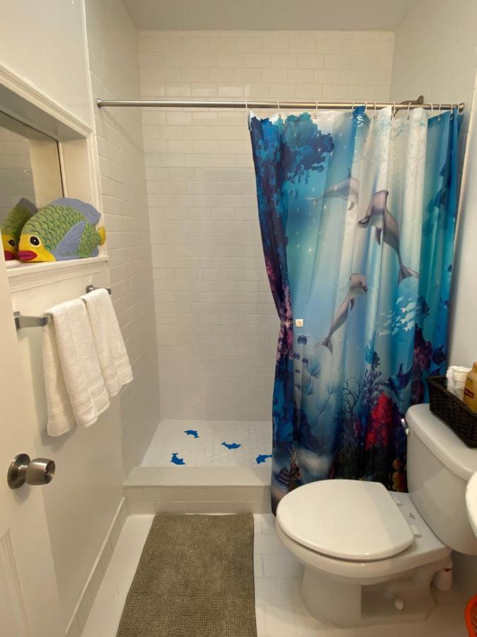 Private Queen Room Bathroom