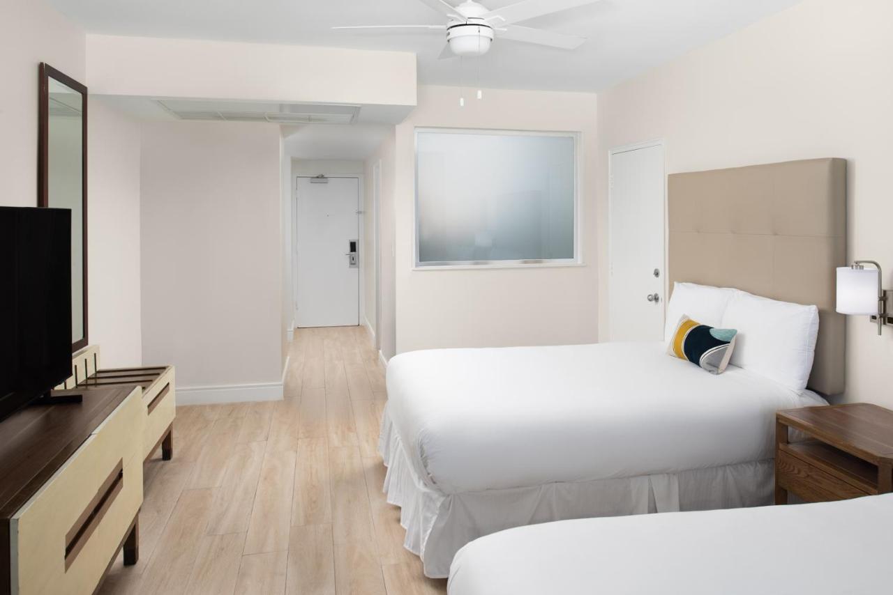 Deluxe Partial Ocean View Double Beds