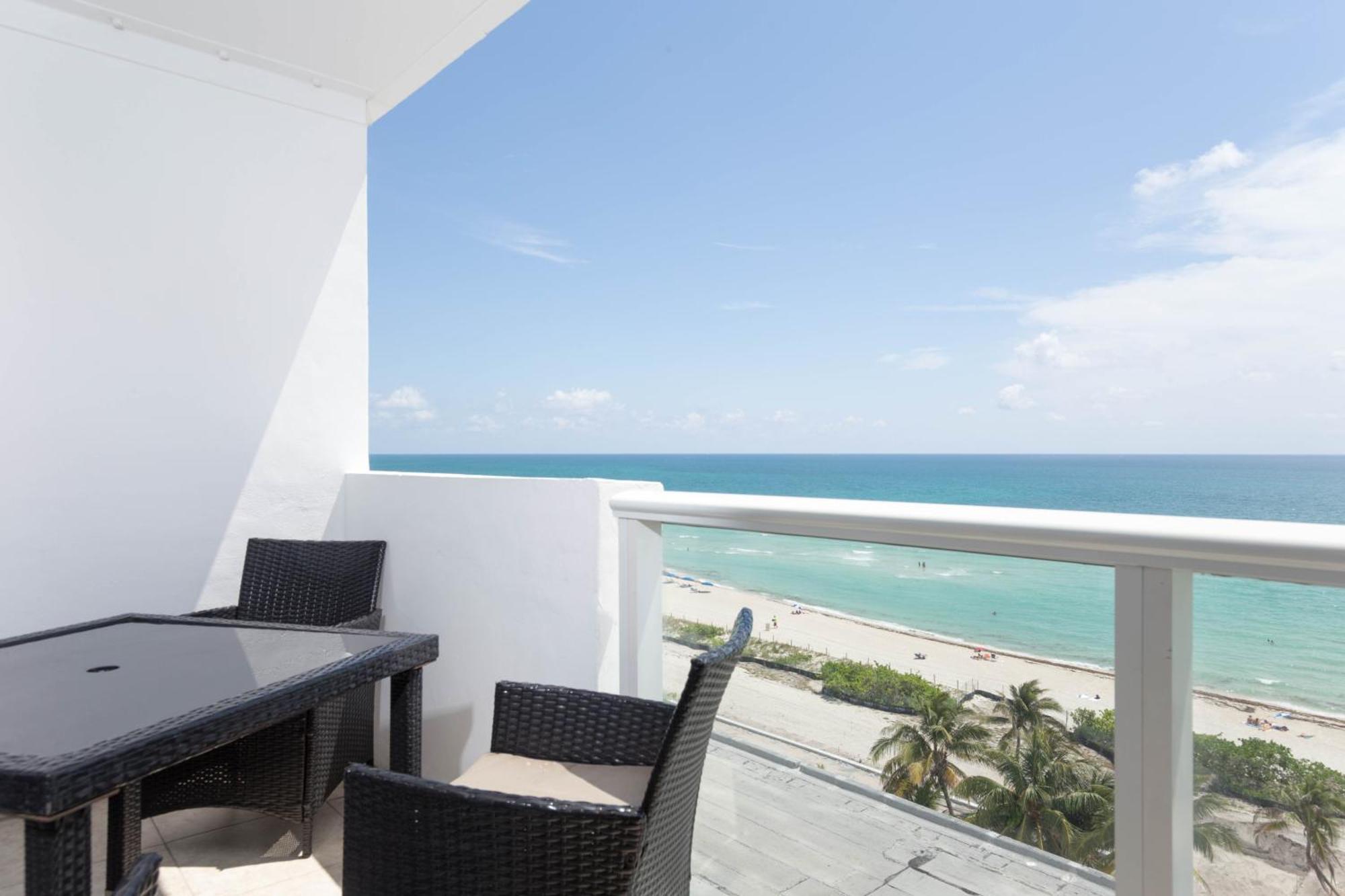 Studio Balcony