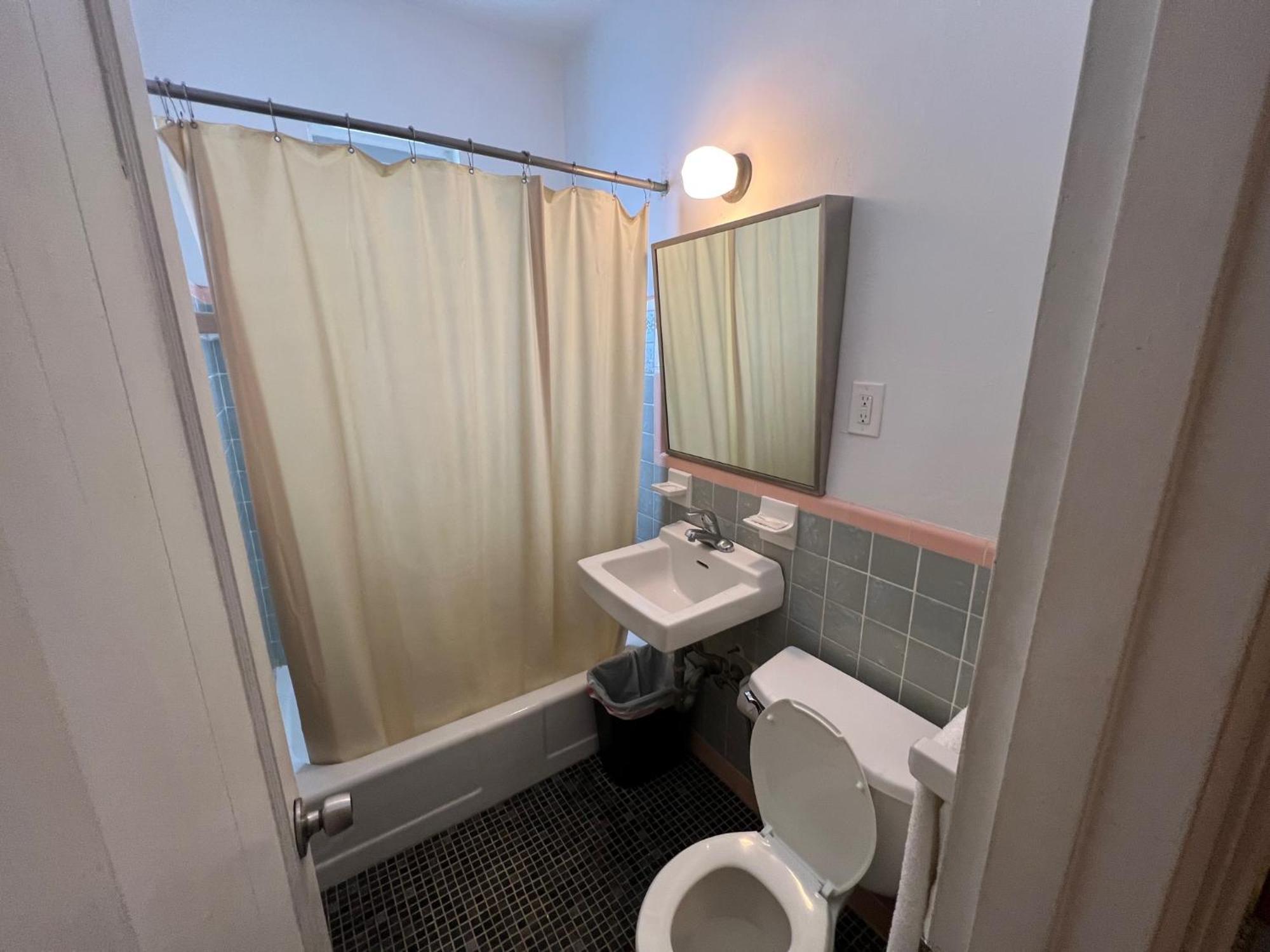 Suite 2