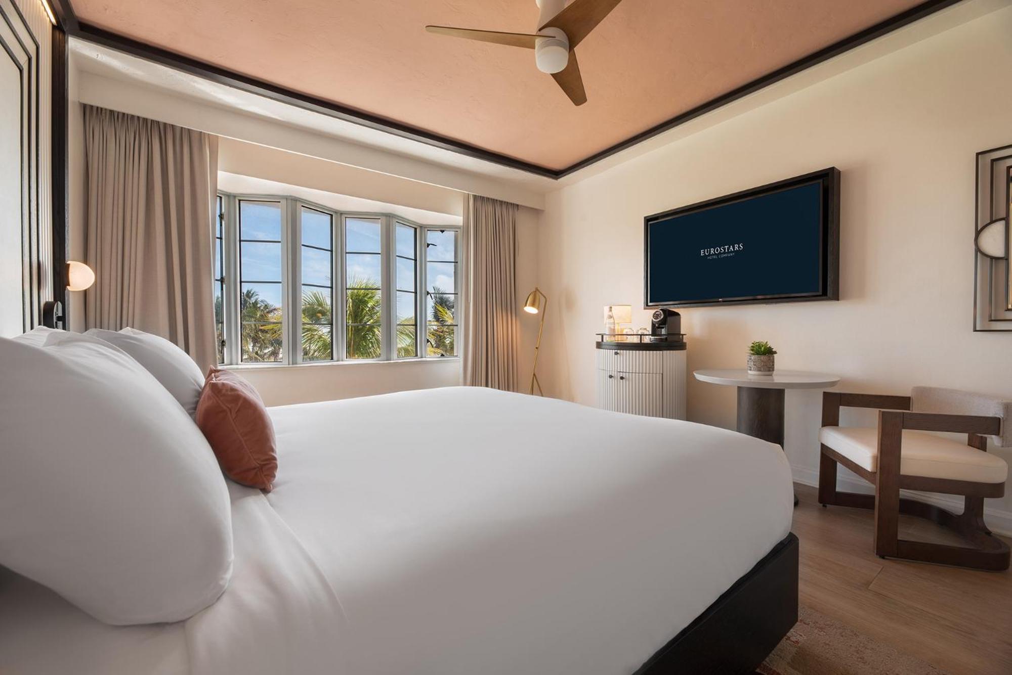 Deluxe King Room ocean view
