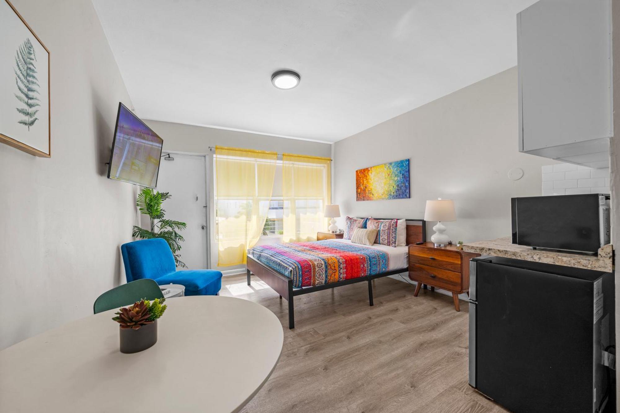 Standard Queen Studio Balcony Kitchenette