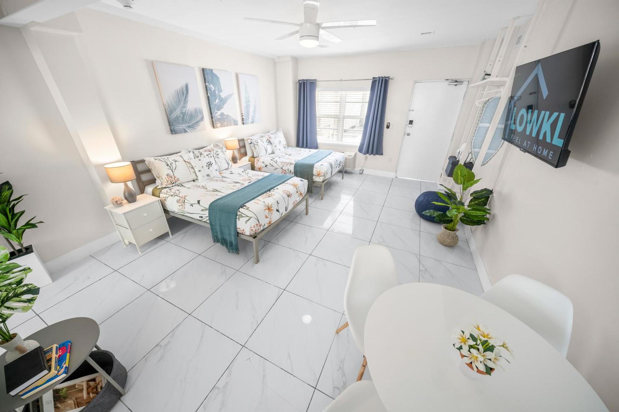 Premium Two Double Beds Studio Kitchen