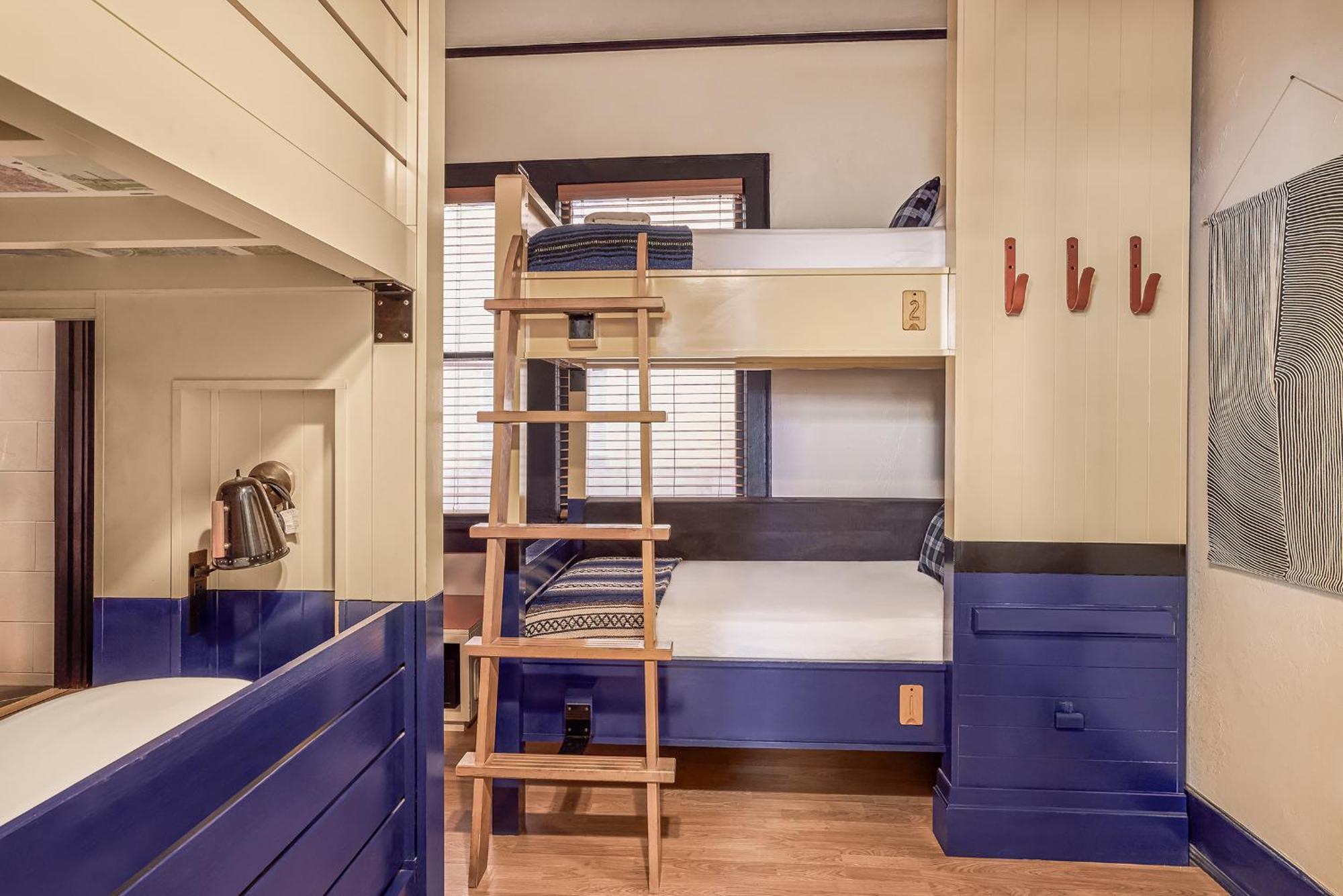Bungalow Bunk Suite