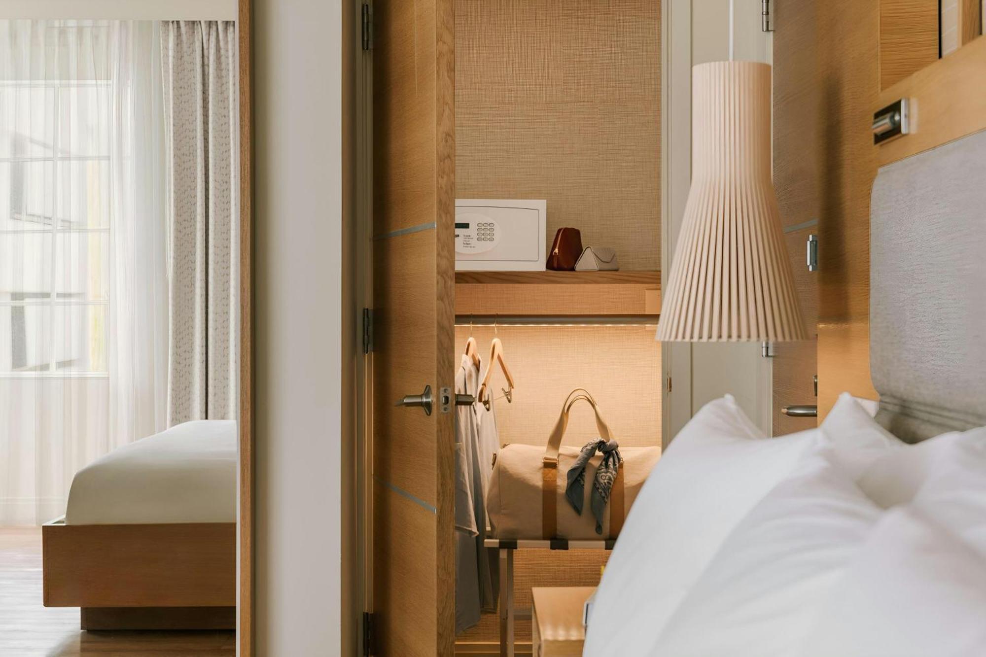 King Room Mobility Hearing Accessible Roll Shower