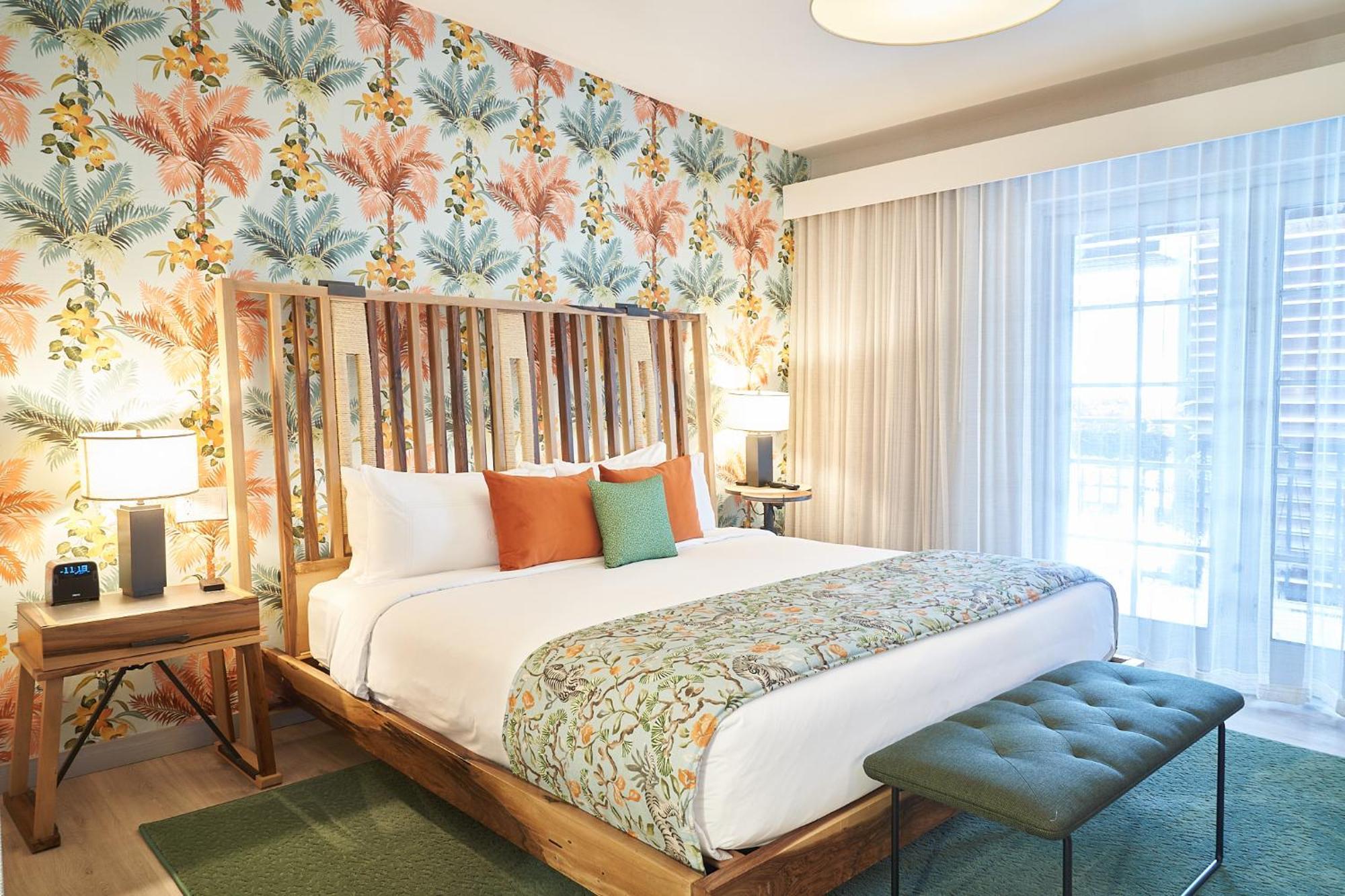 Lennox Miami Beach: What To Expect From 4 star Hotel With