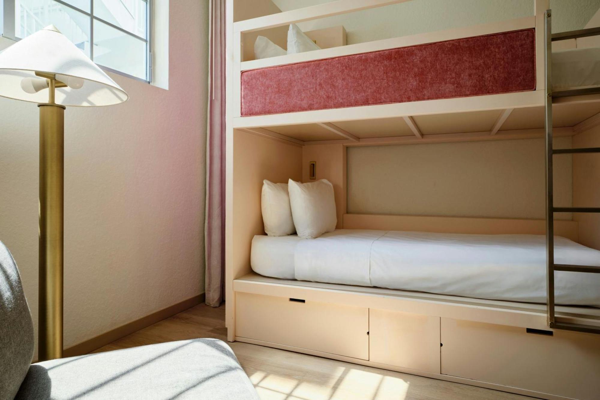 Double Bunk Room with Two Twin Bunk Beds,1747318763:JPEG