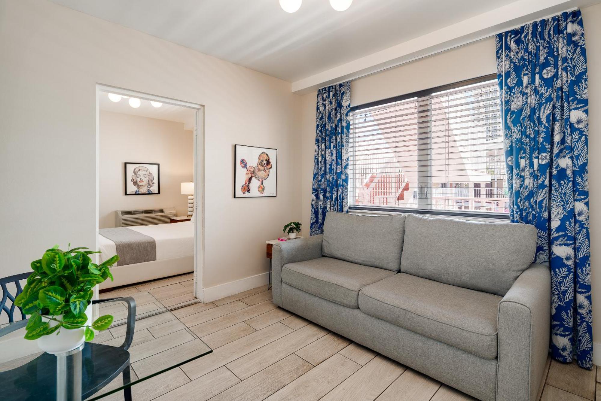 One Bedroom Queen Suite