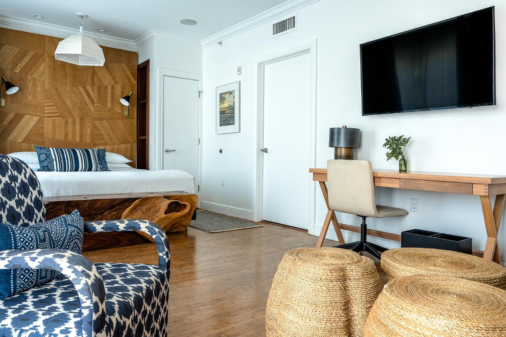Junior Suite - King Bed,1758553960:JPEG