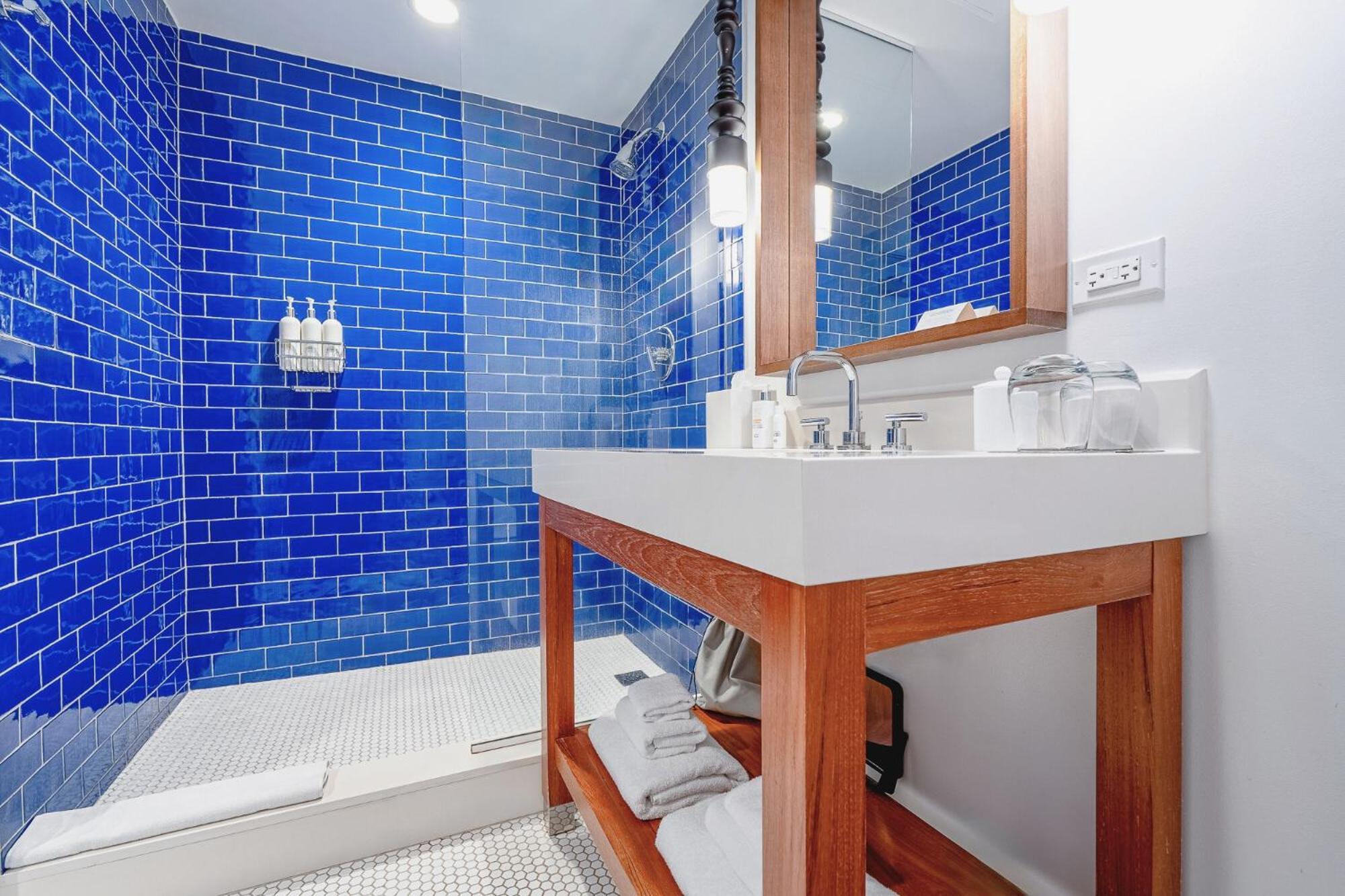 Deluxe Room with balcony - King Bed,1758553980:JPEG