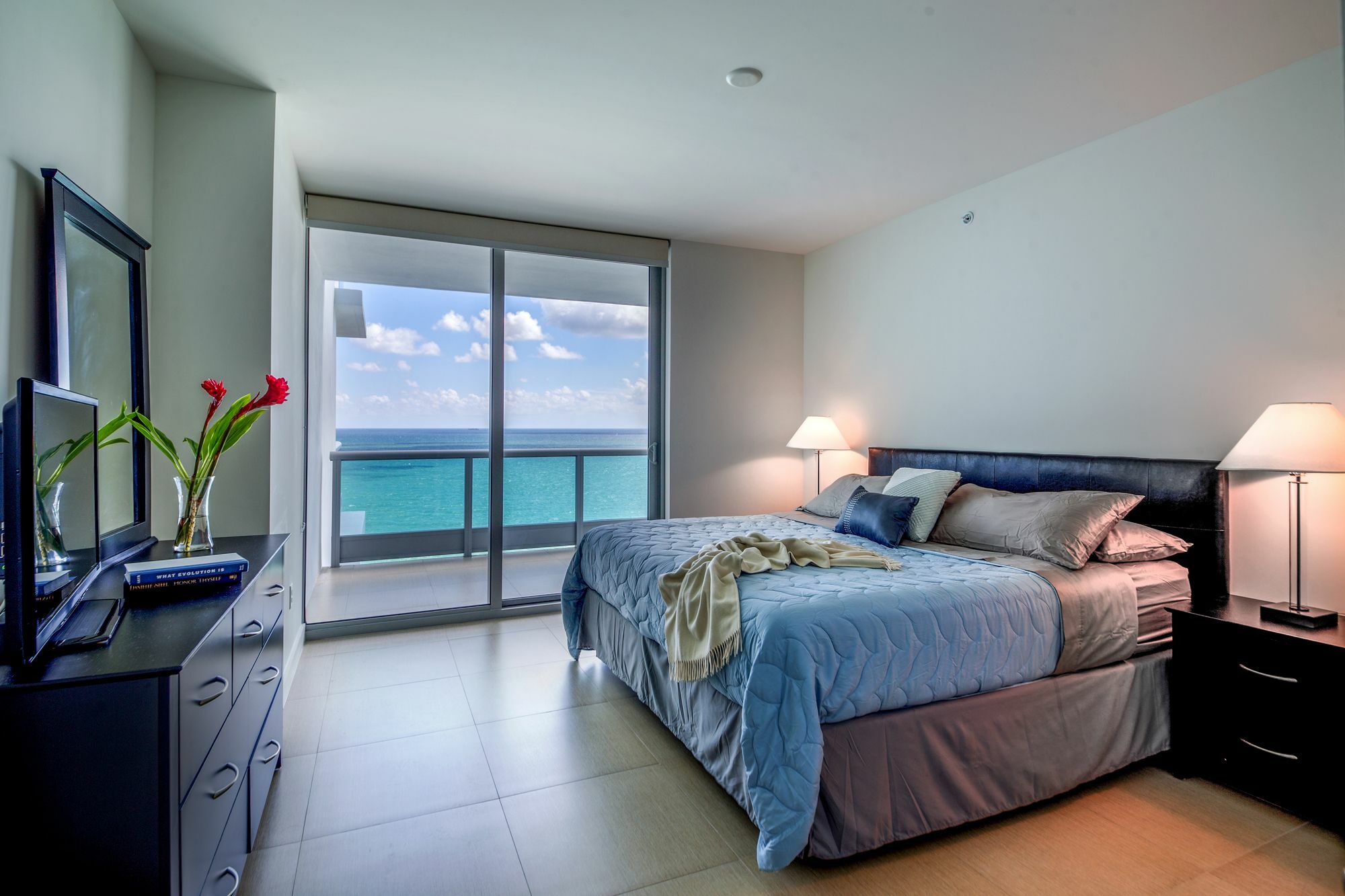 Executive One-Bedroom Apartment with Ocean View