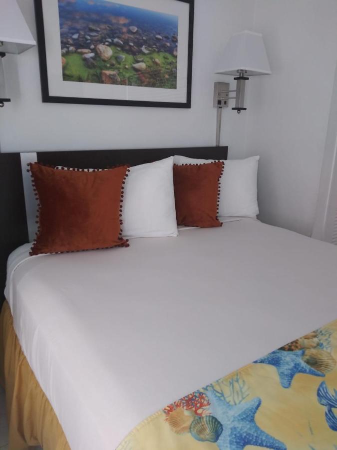 Studio One Bed