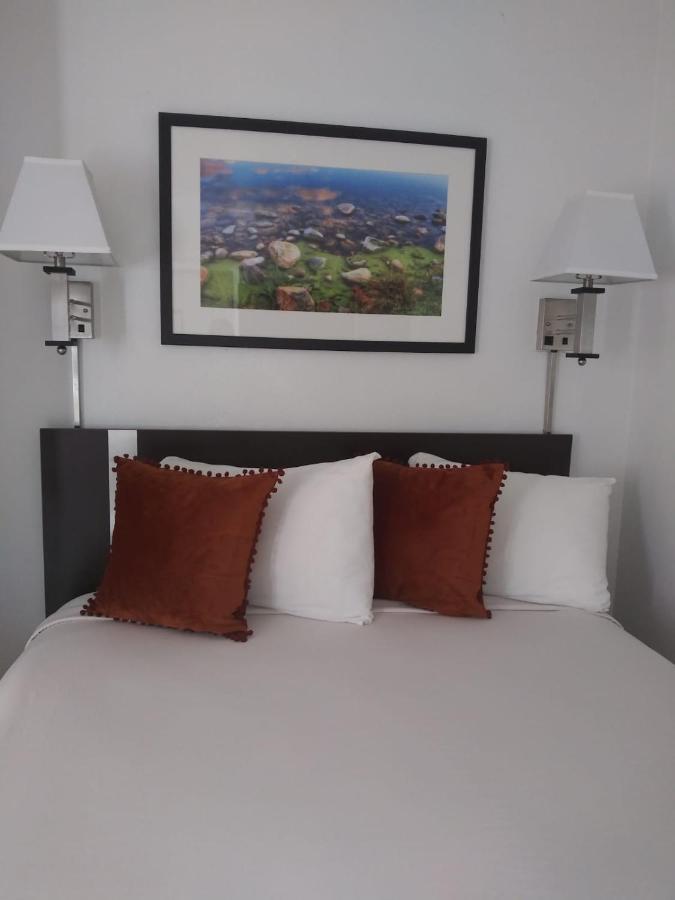 Studio One Bed