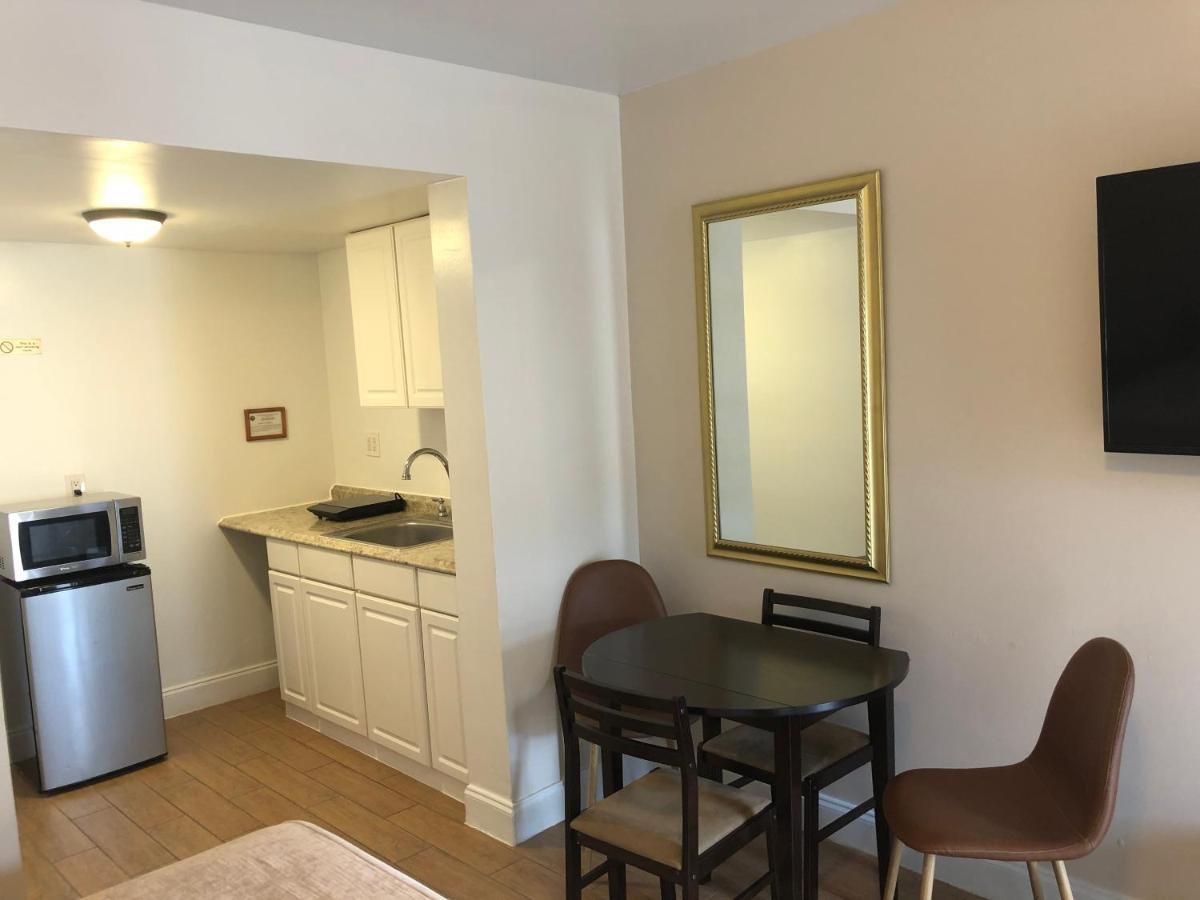 Superior Double Room Two Double Beds Kitchen