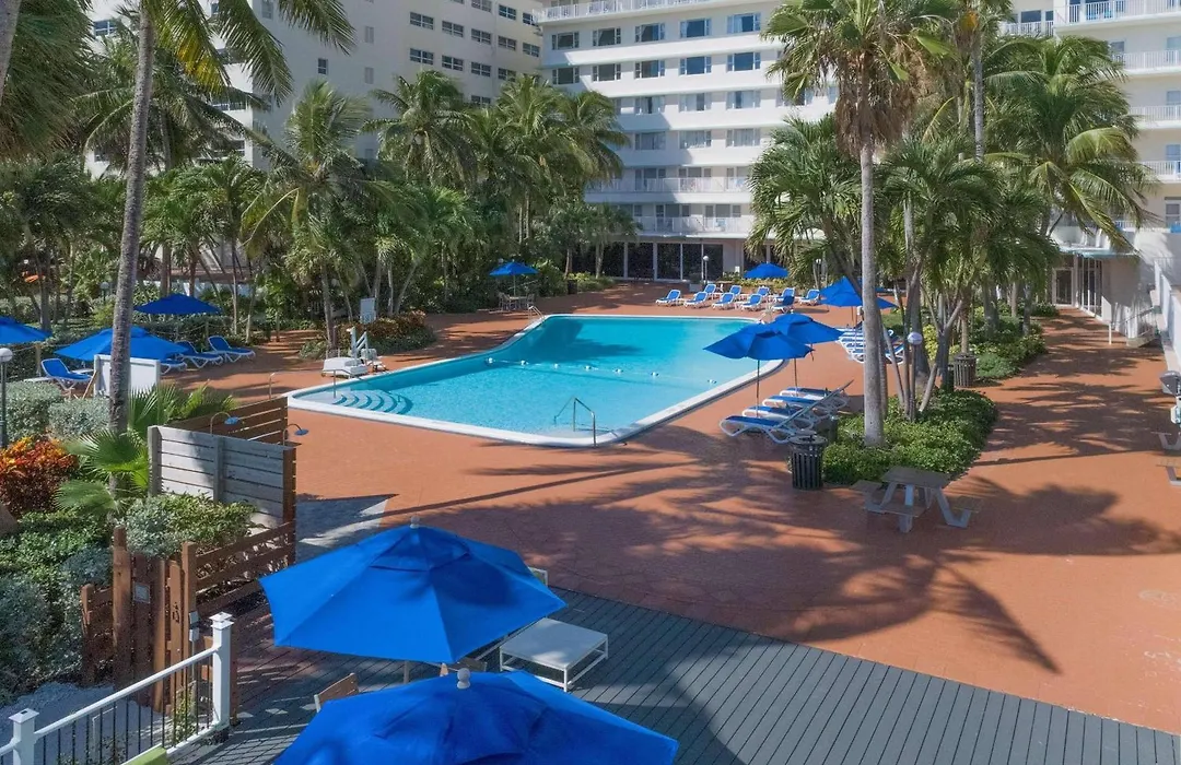 Radisson Resort Miami Beach-1