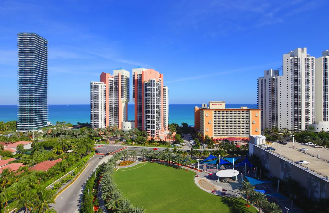 Ocean Reserve Luxury Condos Across From Sunny Isles Beach-1