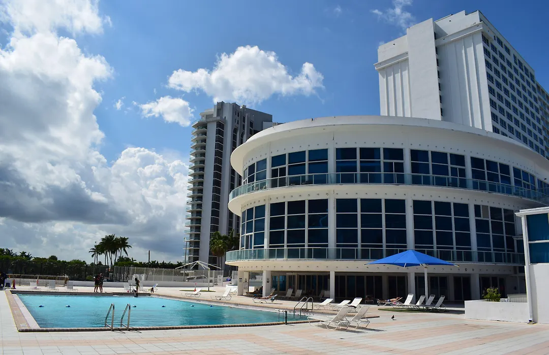 New Point Miami Beach Apartments-1