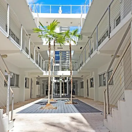 Roami At 250 Collins-3