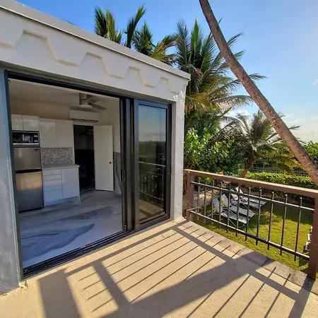 Deluxe Beach Resort - Hora Rentals-2