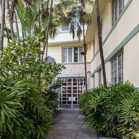 Barbizon On Ocean Drive Apartments-2