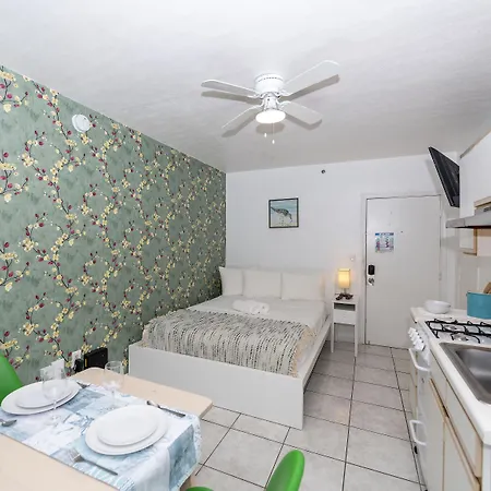 335 Ocean Walk Apartments-2